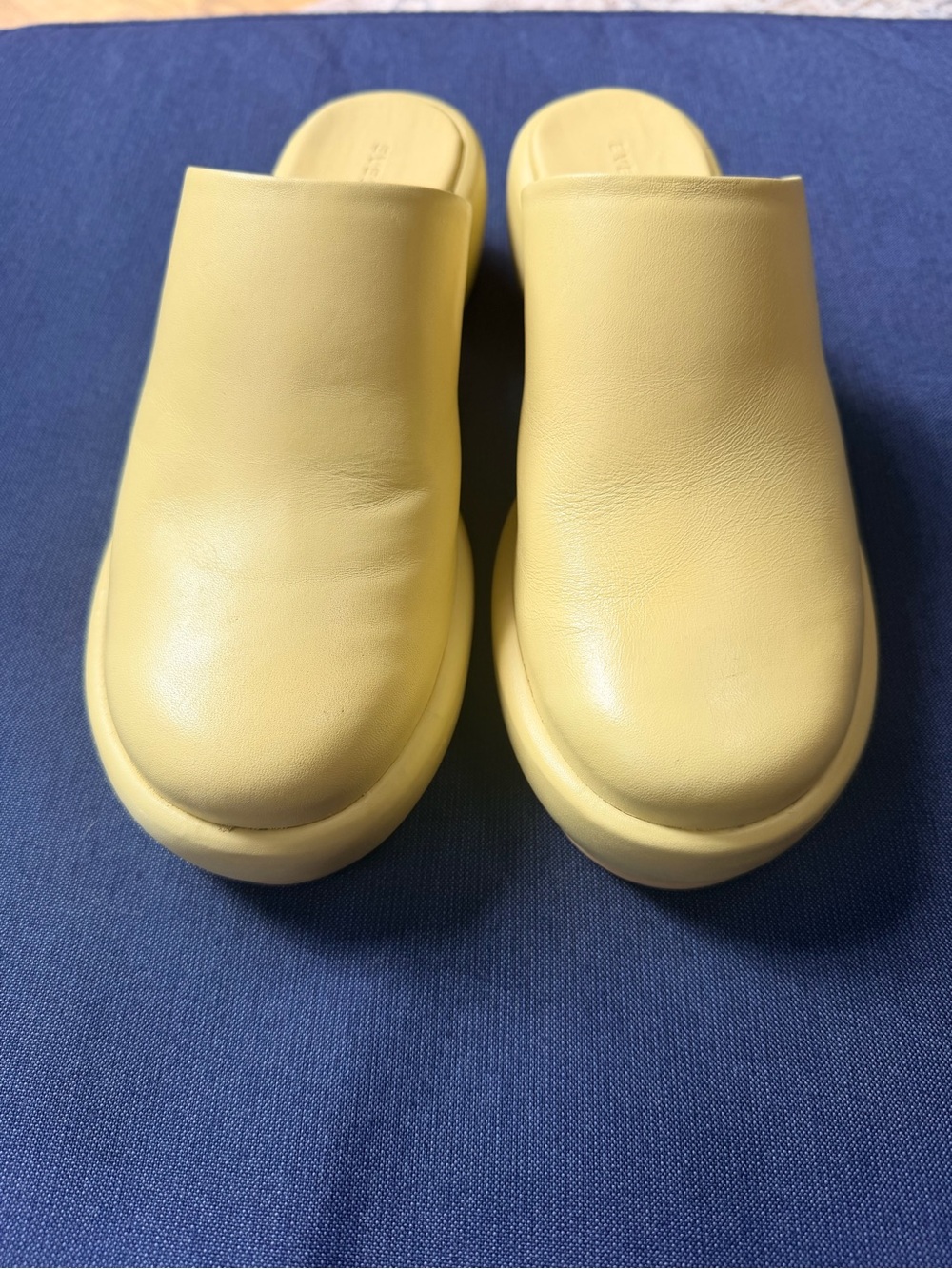 New EVERLANE puffa Yellow Leather Slide Clog - Picture 4 of 5